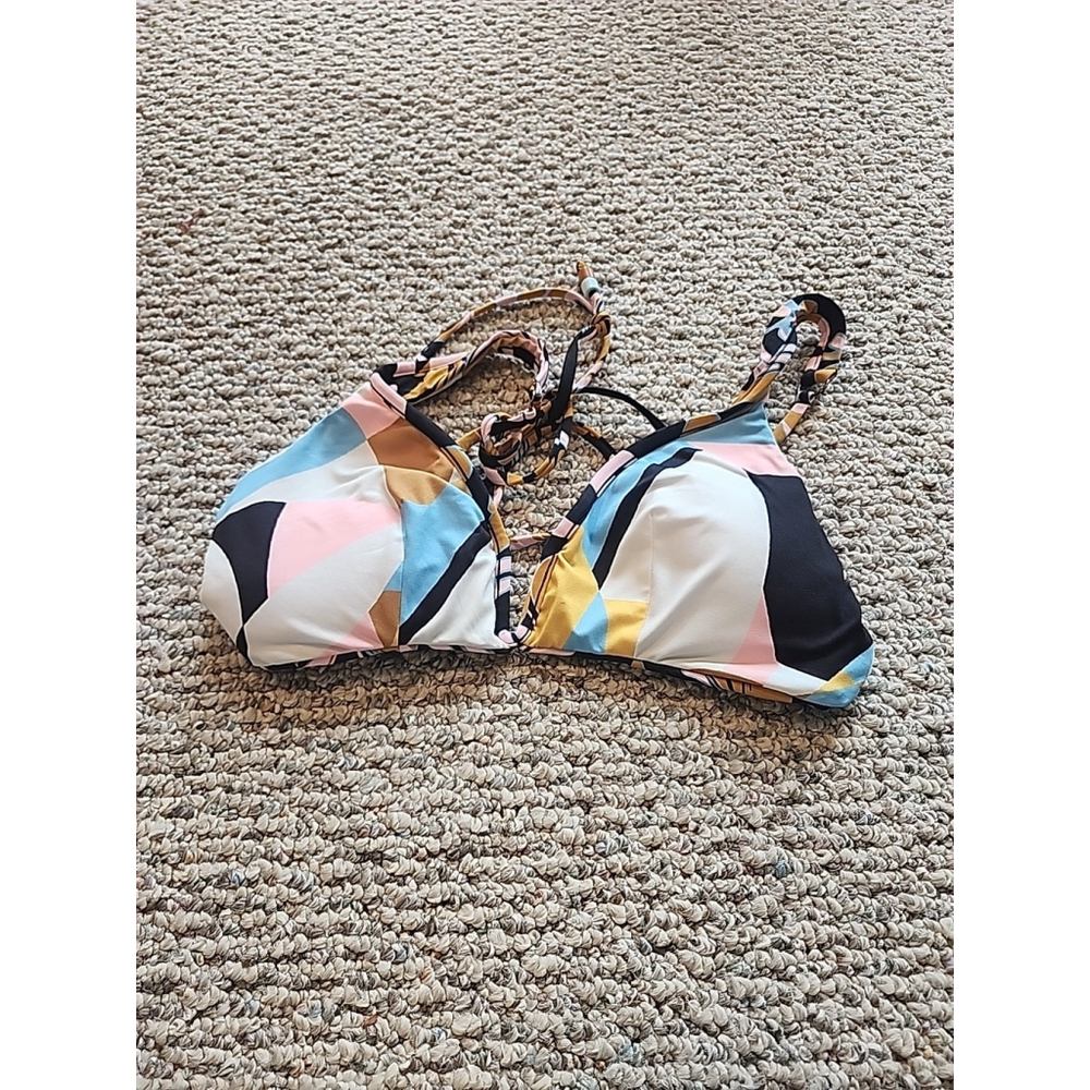 Maaji Swimsuit Top Reversible, Size Large, New Without Tags - Picture 5 of 7